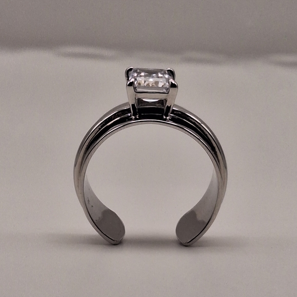 Diamonique x Lisa Freede Emerald-Cut Adjustable Cigar Band Ring–Silver Tone Sz 7 - Picture 9 of 12